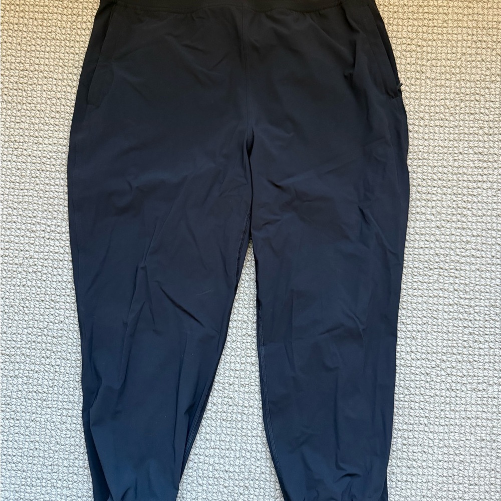 Lululemon Athletica Black Track Pants 23 in inseam, size 12